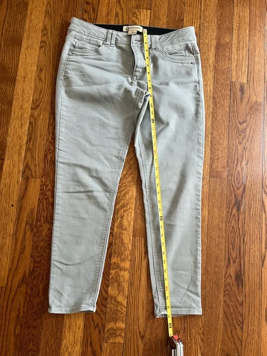 Democracy Women's Light Gray Skinny Jeans - Soft Stretch - Picture 3 of 7